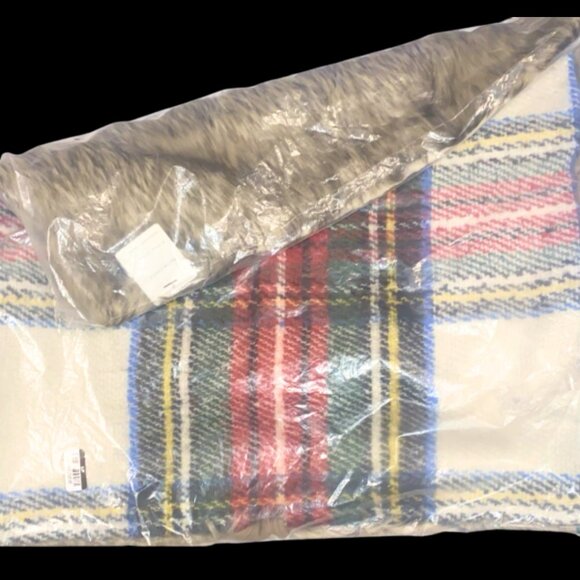 Pottery Barn Stewart Plaid with Faux Fur Back Pillow Cover  24 in. x 24 in. Pill - Picture 3 of 5